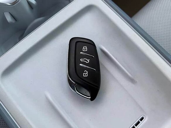 2025 MG 4 EV 42.8 kWh II, зелёный, 1675000 рублей - вид 36