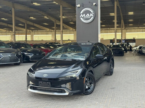 2025 Toyota Prius V (XW60), чёрный, 3900000 рублей