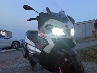 2015 Aprilia SR Max 300, белый, 320000 рублей, вид 2