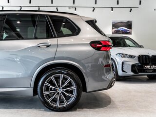 2025 BMW X5 40i IV (G05/G18) Рестайлинг, серый, 11800000 рублей, вид 4