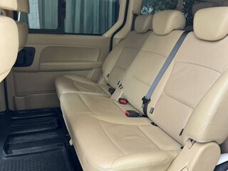 2018 Hyundai H-1 II Рестайлинг 2, серебристый, 3450000 рублей, вид 4