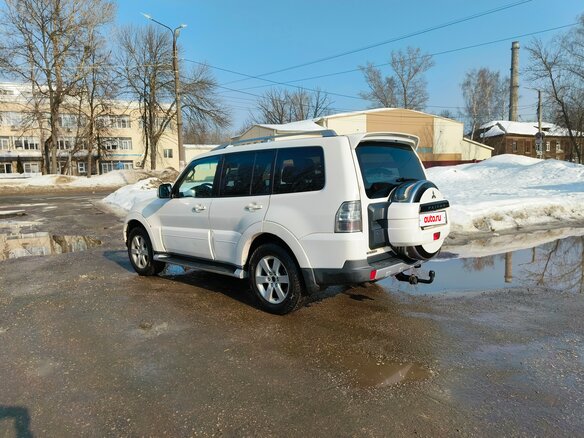 2008 Mitsubishi Pajero IV, белый - вид 3