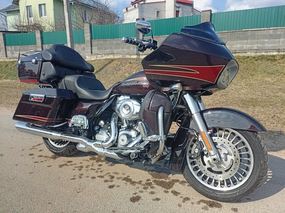 2011 Harley-Davidson Road Glide, пурпурный, 772634 рублей - вид 2