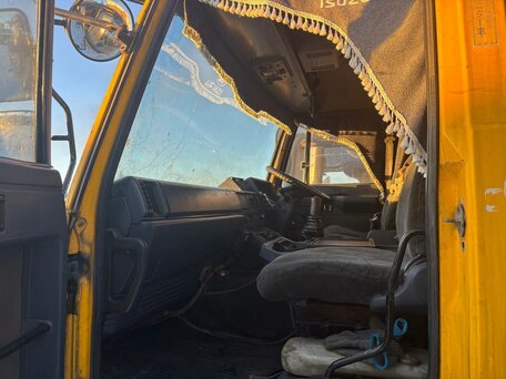 1992 Isuzu Giga (C-series), жёлтый, 1250000 рублей, вид 4