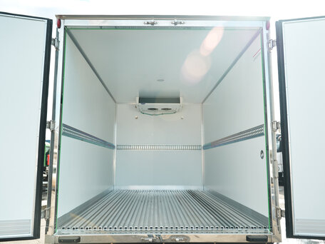 2026 Isuzu ELF KV100, белый, 5114012 рублей, вид 4