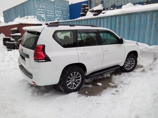 2018 Toyota Land Cruiser Prado 150 Series Рестайлинг 2, белый, 5800000 рублей, вид 5