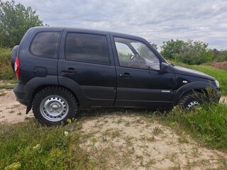 2013 Chevrolet Niva I Рестайлинг, чёрный, 460000 рублей, вид 4