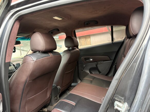 2012 Chevrolet Cruze I, чёрный, 550000 рублей - вид 9