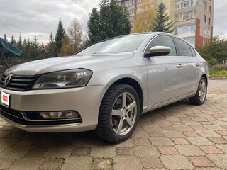 2011 Volkswagen Passat B7, серебристый, 938000 рублей, вид 2