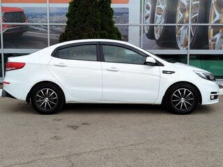 2016 Kia Rio III Рестайлинг, белый, 1152000 рублей, вид 4