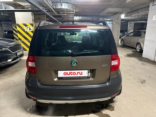2011 Skoda Yeti I, коричневый, 680000 рублей, вид 5
