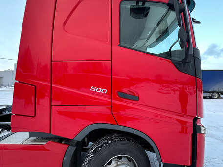 2017 Volvo FH, красный, 8800000 рублей, вид 5