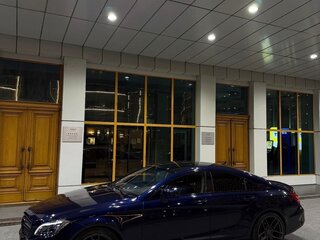 2016 Mercedes-Benz CLS 400 II (C218) Рестайлинг, синий, 2650000 рублей, вид 3