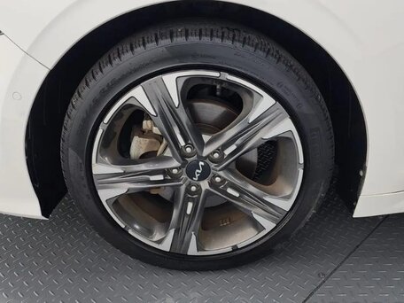 2023 Kia K5 III, белый, 2175000 рублей, вид 5