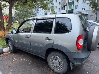 2011 Chevrolet Niva I Рестайлинг, серый, 320000 рублей, вид 2