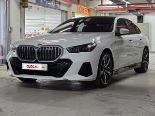 2024 BMW 5 серии 530i xDrive VIII (G60/G61/G68), белый, 8277700 рублей, вид 1