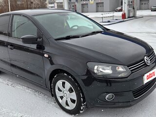 2013 Volkswagen Polo V, чёрный, 735000 рублей, вид 3