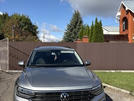 2020 Volkswagen Tiguan II Рестайлинг, серый, 2400000 рублей, вид 2