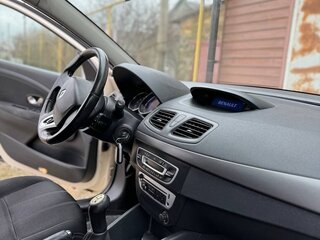 2013 Renault Fluence I Рестайлинг, бежевый, 900000 рублей, вид 3