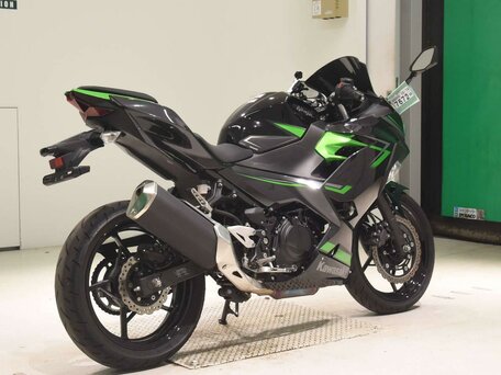 2023 Kawasaki Ninja 400, чёрный, 699000 рублей, вид 5
