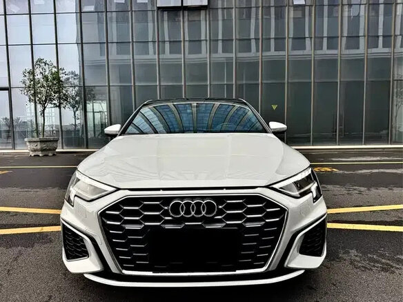 2023 Audi A3 Sportback 35 TFSI IV (8Y), белый, 1870000 рублей - вид 2