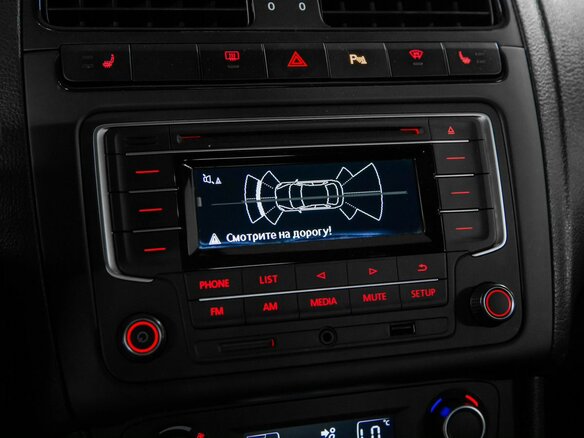 2016 Volkswagen Polo V Рестайлинг, красный - вид 15
