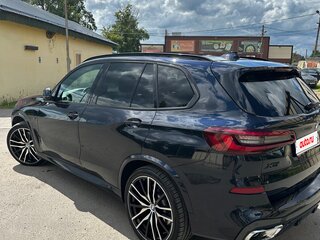 2021 BMW X5 40d IV (G05/G18), чёрный, 9000000 рублей, вид 5