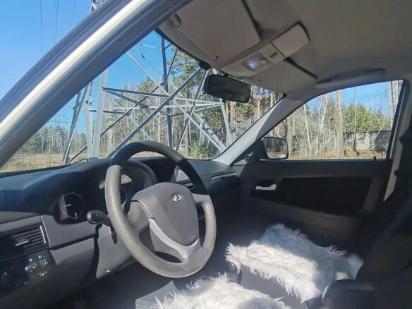 2017 Lada (ВАЗ) Priora I Рестайлинг, белый, 460000 рублей - вид 8