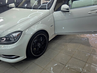 2012 Mercedes-Benz C-Класс 300 III (W204) Рестайлинг, белый, 2000000 рублей, вид 1