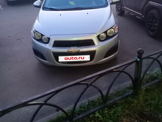 2013 Chevrolet Aveo II, серебристый, 675000 рублей, вид 1