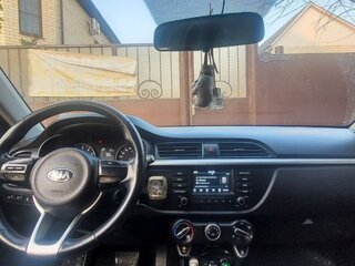 2018 Kia Rio IV, белый, 1165000 рублей, вид 3
