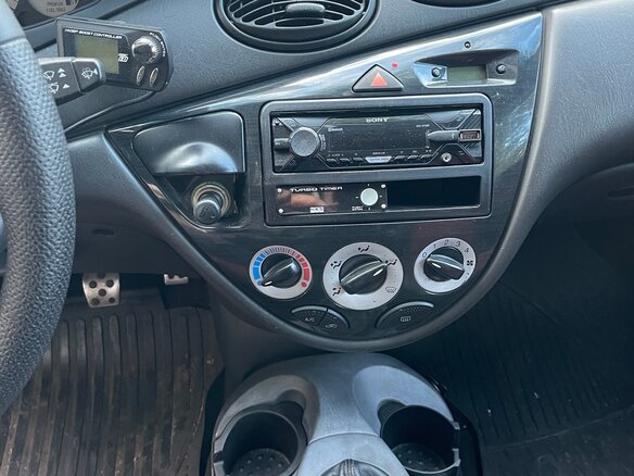 2002 Ford Focus ST SVT I, серебристый, 300000 рублей - вид 16