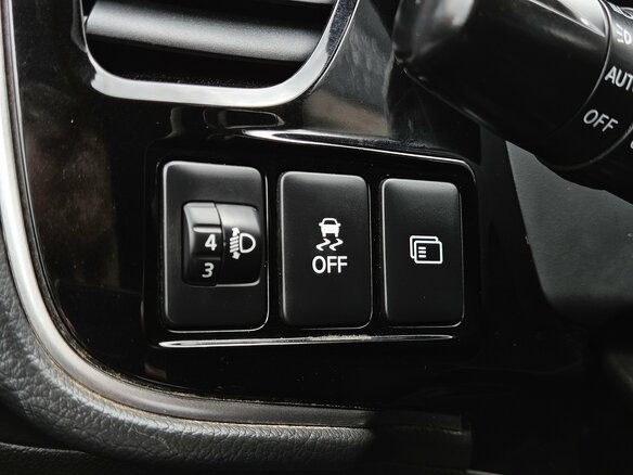 2017 Mitsubishi Outlander III Рестайлинг 2, чёрный, 1825000 рублей - вид 23