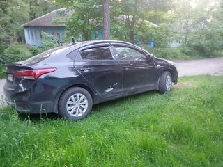 2017 Hyundai Solaris II, чёрный, 650000 рублей, вид 3