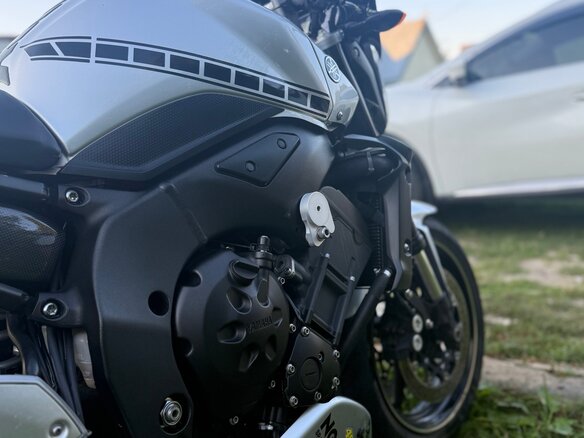 2010 Yamaha FZ1, серебристый, 600000 рублей - вид 5