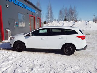 2017 Ford Focus III Рестайлинг, белый, 695000 рублей, вид 3