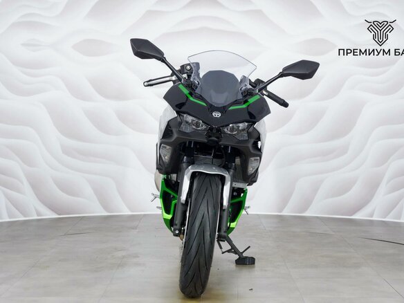 2025 Kawasaki Ninja 7, серебристый, 999000 рублей - вид 3