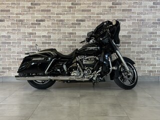 2018 Harley-Davidson Street Glide, чёрный, 1495000 рублей, вид 1
