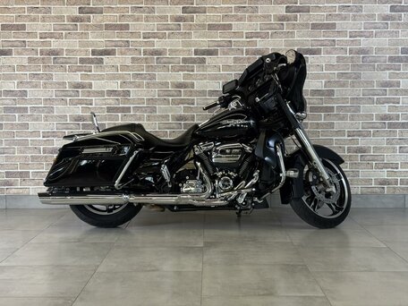 2018 Harley-Davidson Street Glide, чёрный, 1495000 рублей, вид 1