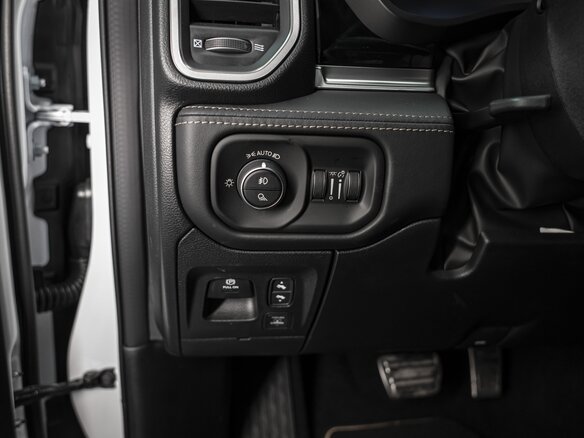 2026 Ram 1500 Crew Cab V Рестайлинг, белый, 10814927 рублей - вид 14