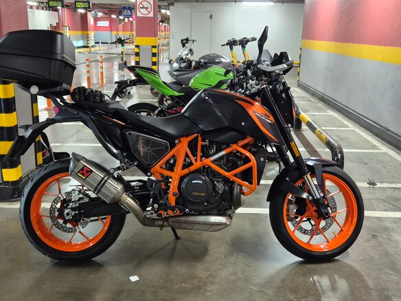 2017 KTM 690 Duke R, оранжевый, 650000 рублей