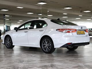 2022 Toyota Camry VIII (XV70) Рестайлинг, белый, 3950000 рублей, вид 4