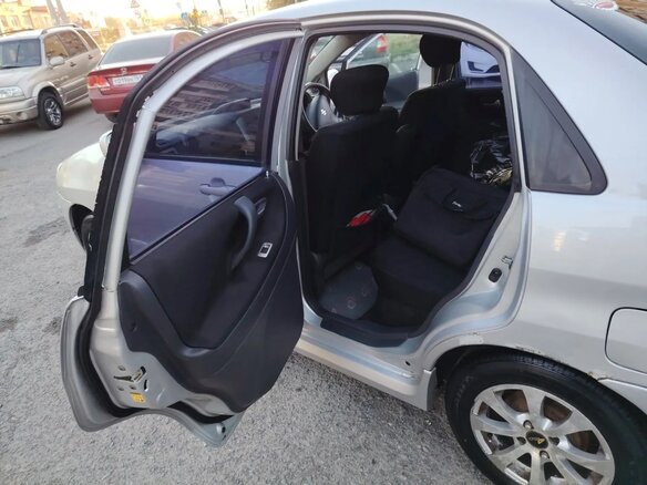 2003 Suzuki Aerio, серебристый, 260000 рублей - вид 18