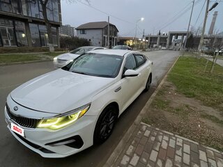 2019 Kia Optima IV Рестайлинг, белый, 1100000 рублей, вид 1