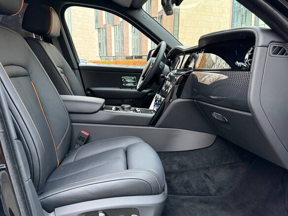 2026 Rolls-Royce Cullinan Black Badge I Рестайлинг (Series II), чёрный, 59850000 рублей - вид 32