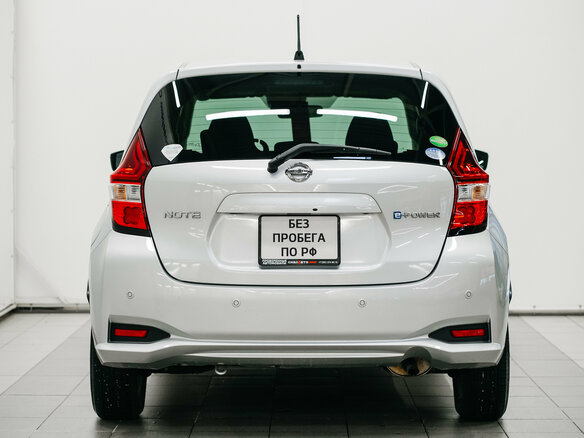 2018 Nissan Note e-Power II Рестайлинг, серый, 1050000 рублей - вид 3