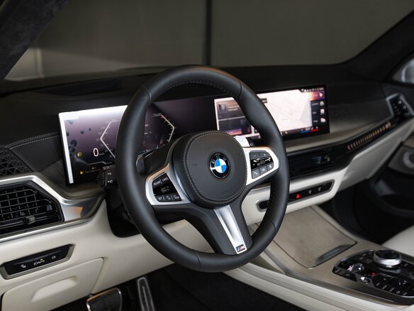 2026 BMW X7 40i I (G07) Рестайлинг, чёрный - вид 13