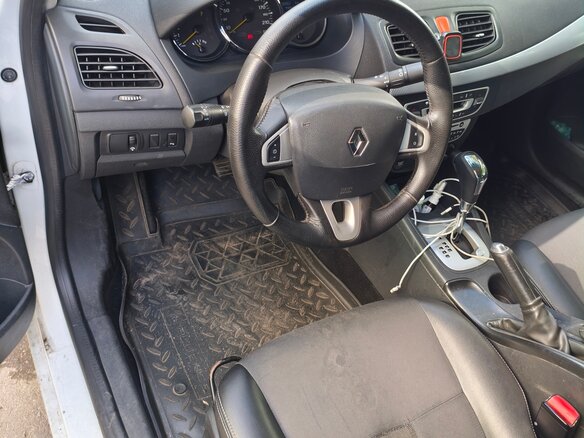 2010 Renault Fluence I, белый, 500000 рублей - вид 10