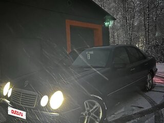 1998 Mercedes-Benz E-Класс 200 II (W210, S210), синий, 320000 рублей, вид 3