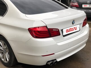 2012 BMW 5 серии 520i VI (F10/F11/F07), белый, 1520000 рублей, вид 3